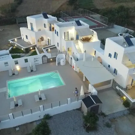Petroto Abodes דירה