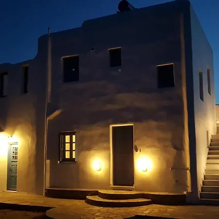 Petroto Abodes Agia Anna (Naxos)